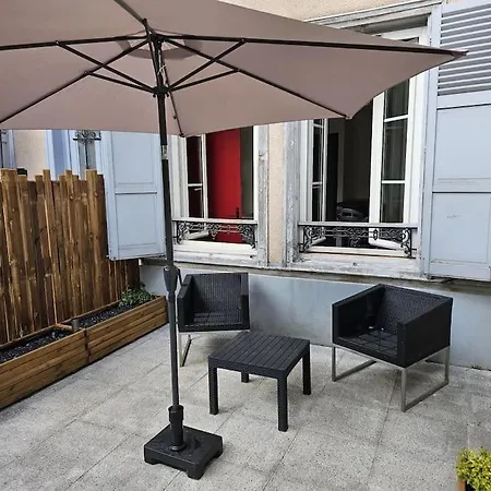 Apartment Tres Beau Studio Terrasse Privative, Plein Centre *